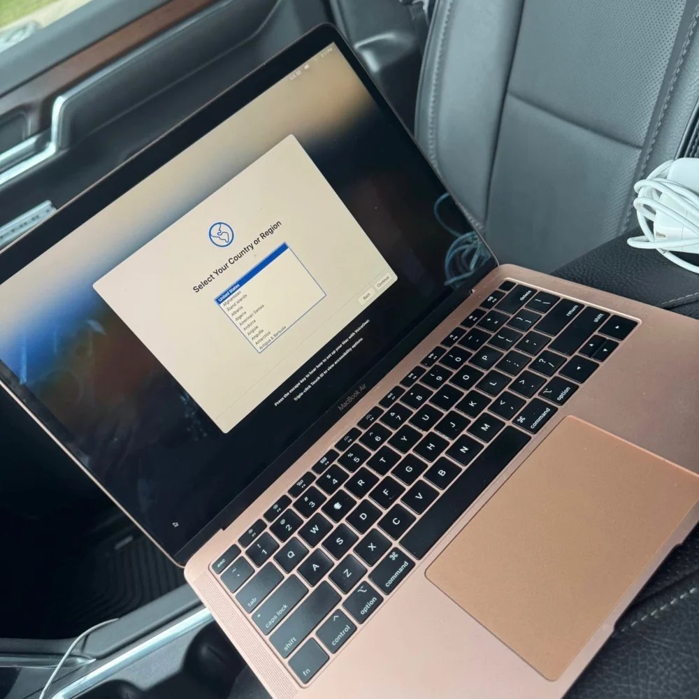 Apple MacBook in Gold